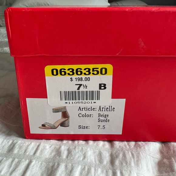 Brown’s The Wishbone Collection Arielle Suede and Rhinestone Heels- size 7.5 - Picture 4 of 14